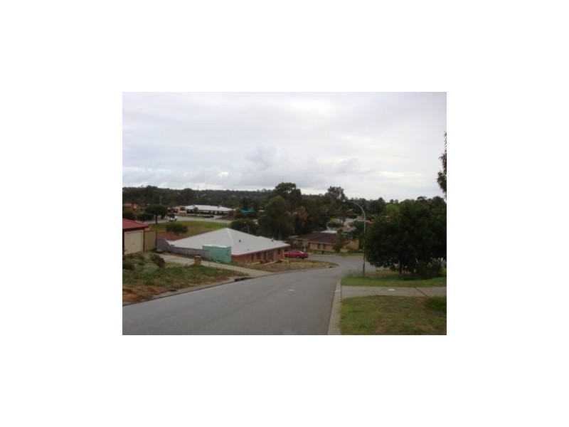 17 Hargrave Place, Parmelia WA 6167