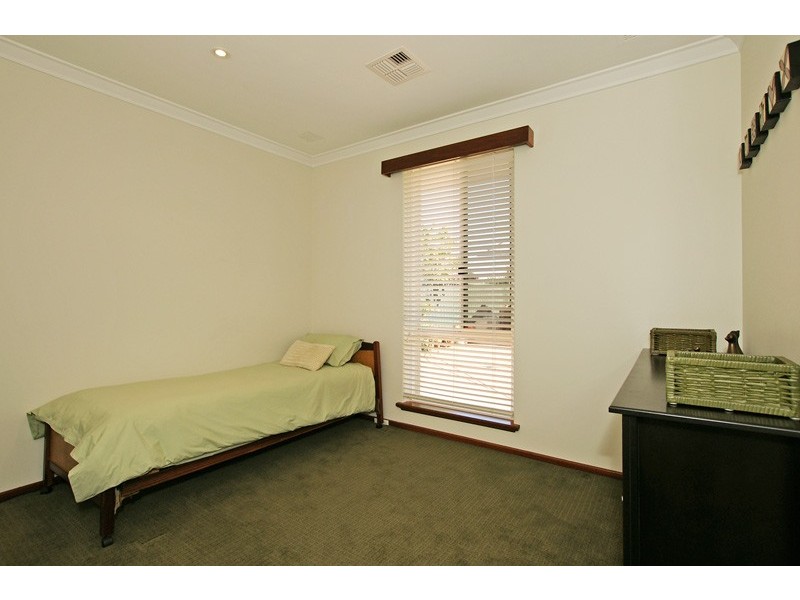 31 Collingwood St, Dianella WA 6059