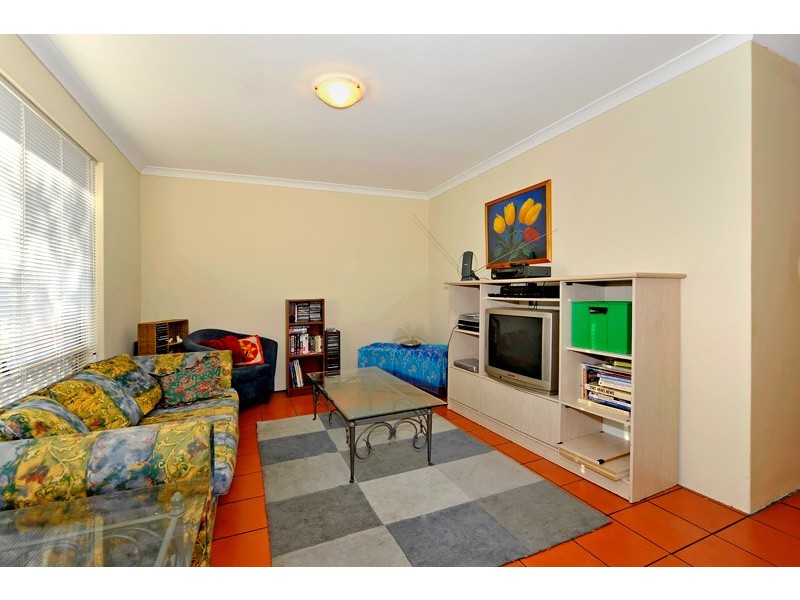 17 Hargrave Place, Parmelia WA 6167