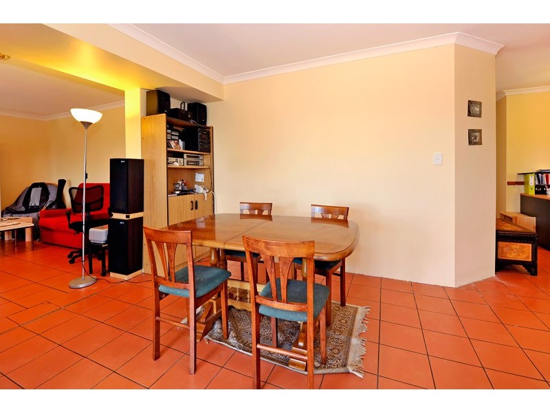 17 Hargrave Place, Parmelia WA 6167