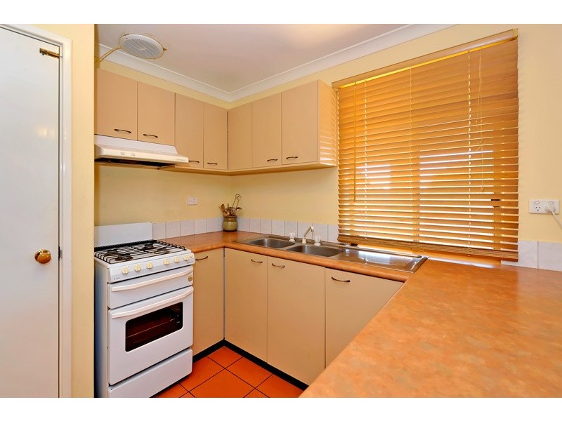 17 Hargrave Place, Parmelia WA 6167