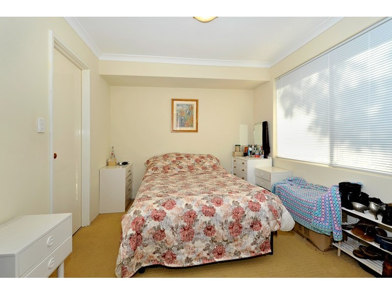 17 Hargrave Place, Parmelia WA 6167