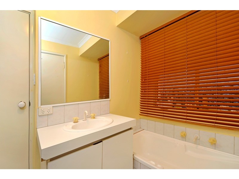 17 Hargrave Place, Parmelia WA 6167