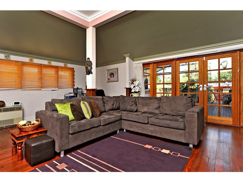 39 Clavering Road, Bayswater WA 6053