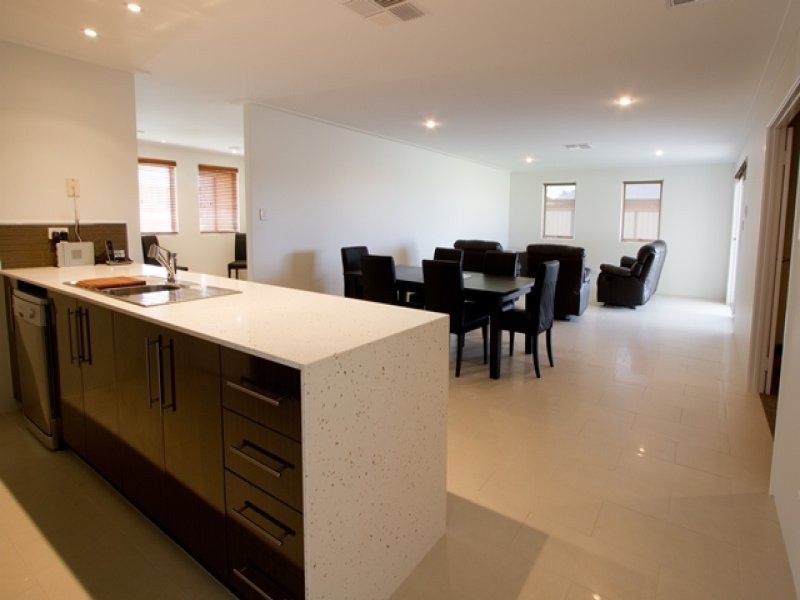 6 The Crowsnest, Drummond Cove WA 6532