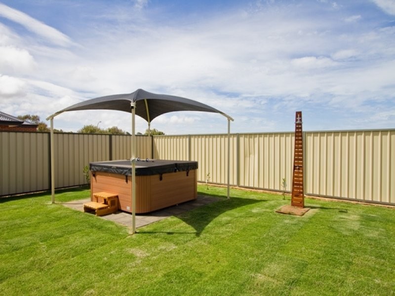 6 The Crowsnest, Drummond Cove WA 6532