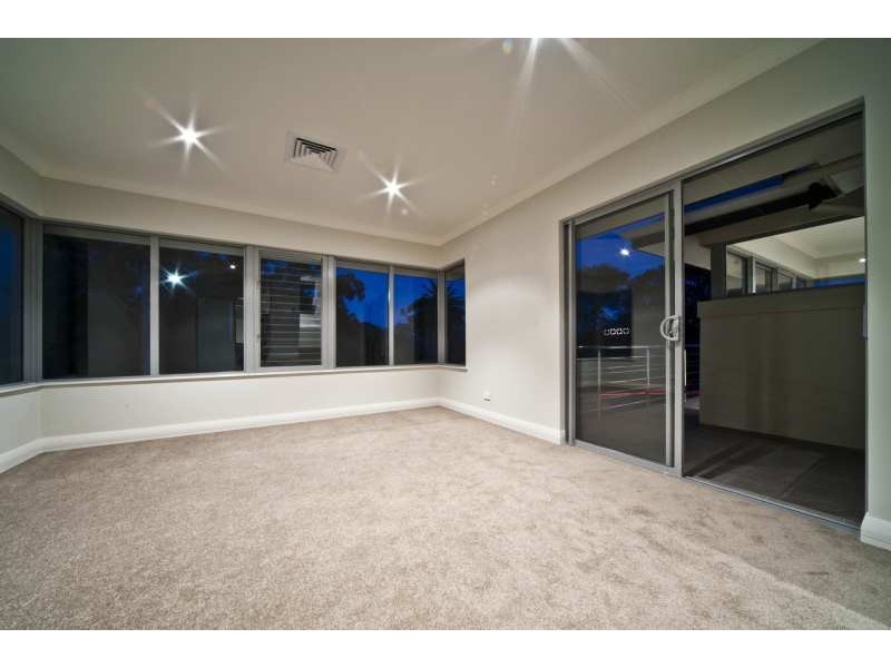 1/34 Bassendean Parade, Bassendean WA 6054