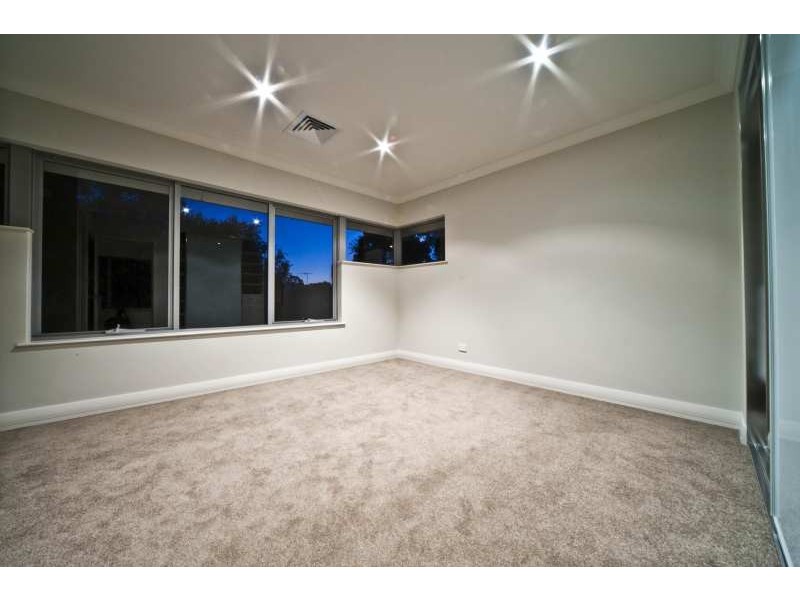 1/34 Bassendean Parade, Bassendean WA 6054