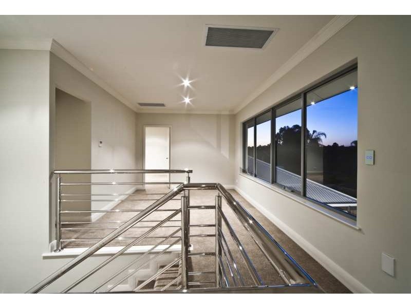 1/34 Bassendean Parade, Bassendean WA 6054
