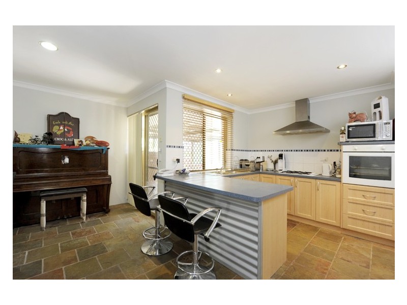 10 Marley Way, Warnbro WA 6169