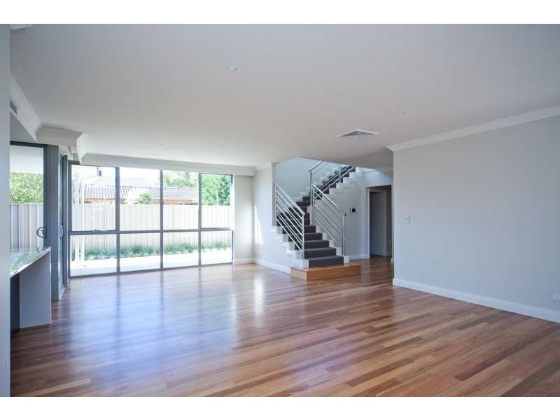 2/34 Bassendean Parade, Bassendean WA 6054