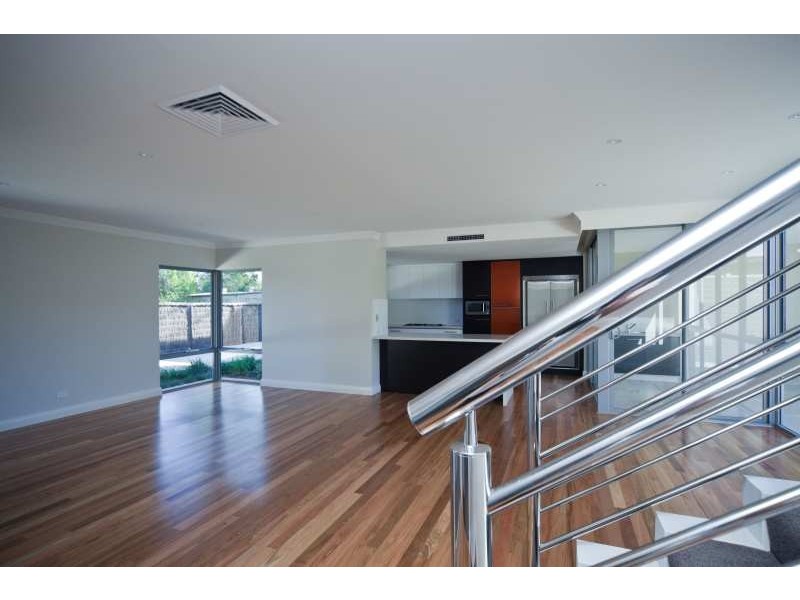 2/34 Bassendean Parade, Bassendean WA 6054