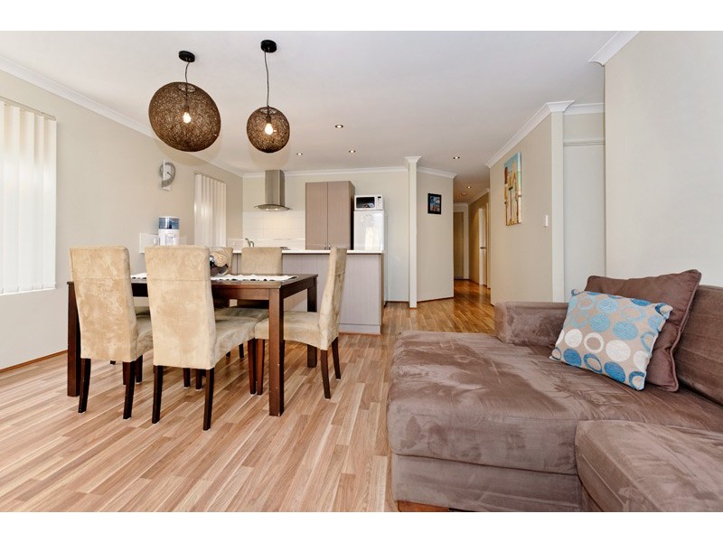 8 Hollywood Heights, Clarkson WA 6030