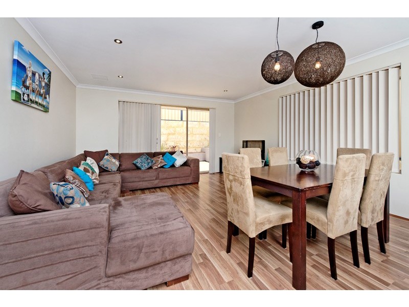 8 Hollywood Heights, Clarkson WA 6030