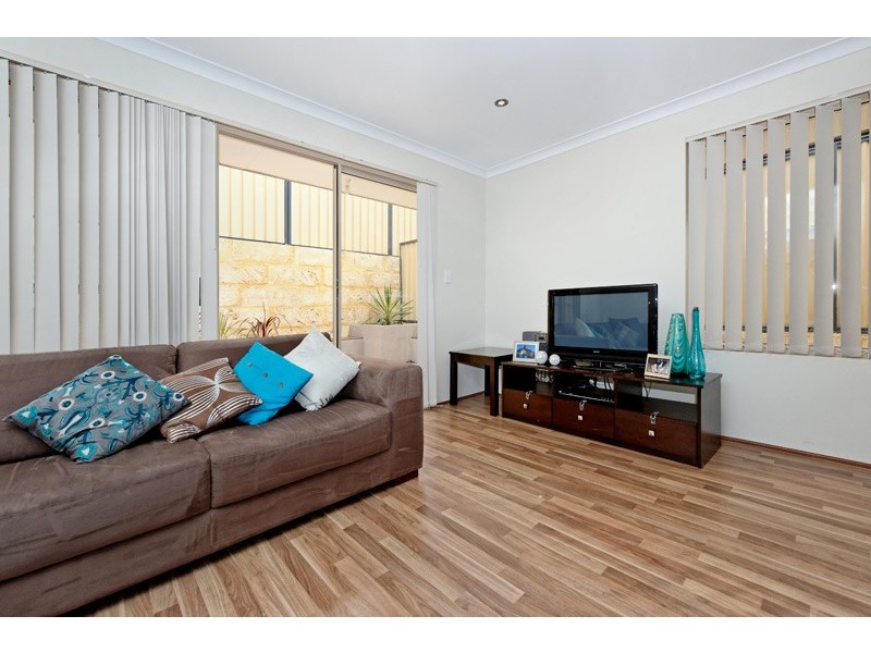 8 Hollywood Heights, Clarkson WA 6030