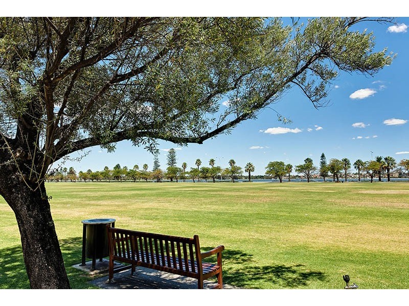 2/126 Terrace Road, Perth WA 6000