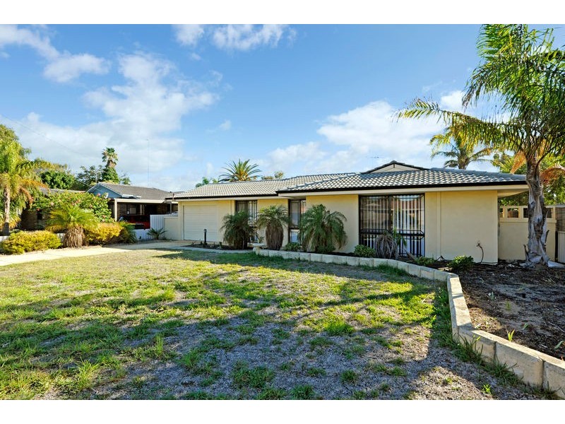 54 Axminster Street, Warnbro WA 6169