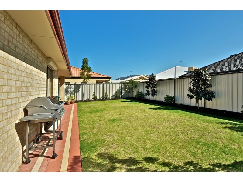 2 Campaspe Drive, Success WA 6164