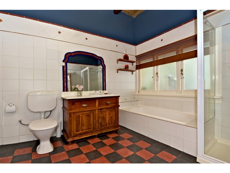 124 Crawford Road, Maylands WA 6051