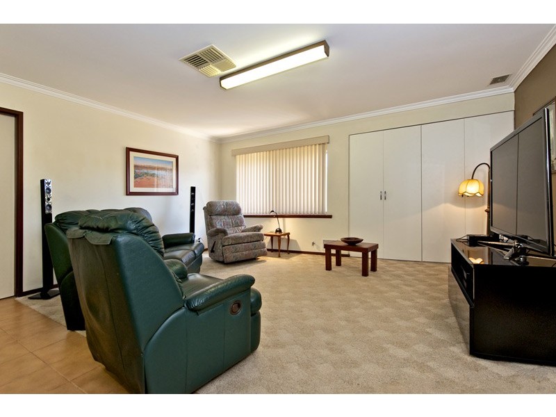 52 Fyfe Circle, Bull Creek WA 6149