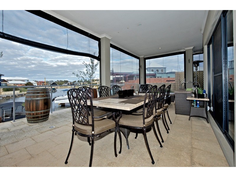 No. 33 Ragamuffin Pt, Halls Head WA 6210