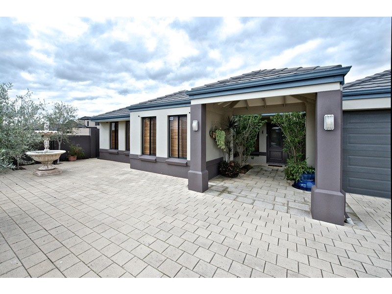 No. 33 Ragamuffin Pt, Halls Head WA 6210