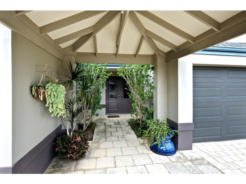 No. 33 Ragamuffin Pt, Halls Head WA 6210