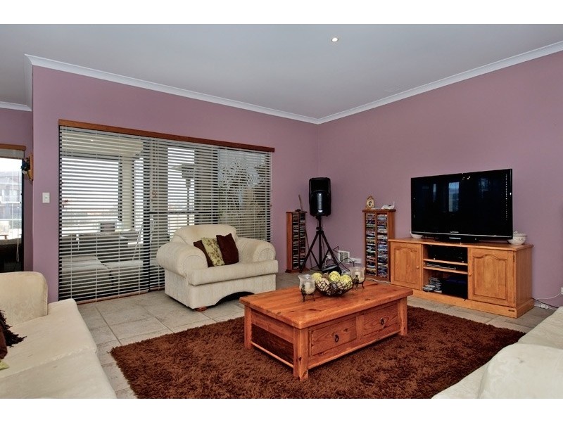 No. 33 Ragamuffin Pt, Halls Head WA 6210