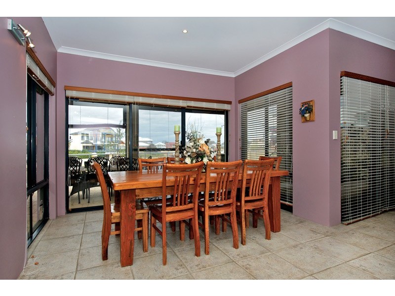 No. 33 Ragamuffin Pt, Halls Head WA 6210