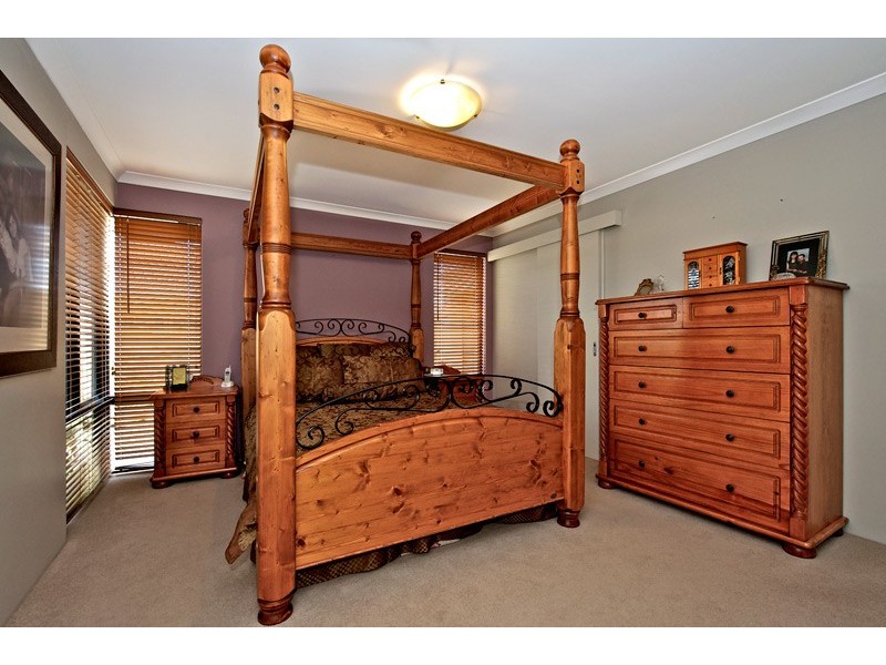 No. 33 Ragamuffin Pt, Halls Head WA 6210