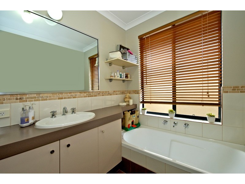 No. 33 Ragamuffin Pt, Halls Head WA 6210