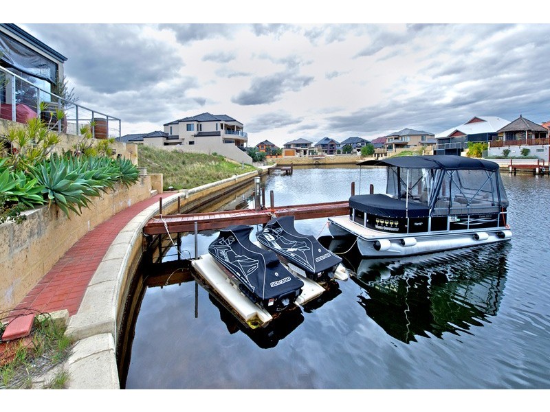 No. 33 Ragamuffin Pt, Halls Head WA 6210