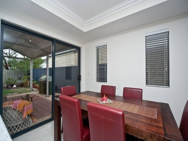 20C Orpington Street, Cloverdale WA 6105