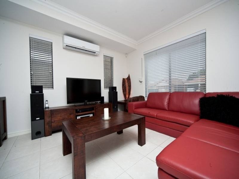 20C Orpington Street, Cloverdale WA 6105
