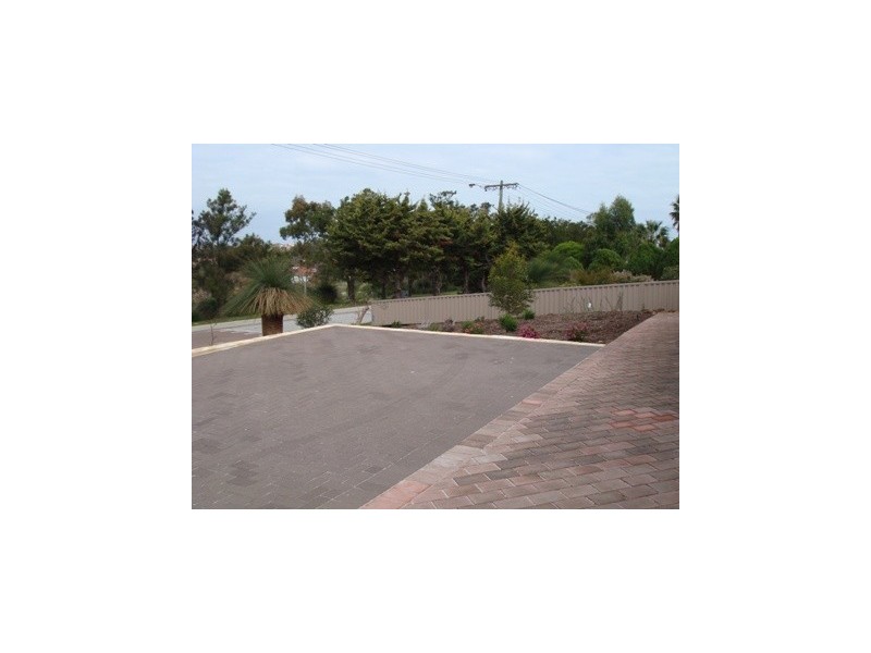 18 Nineham Avenue, Spearwood WA 6163