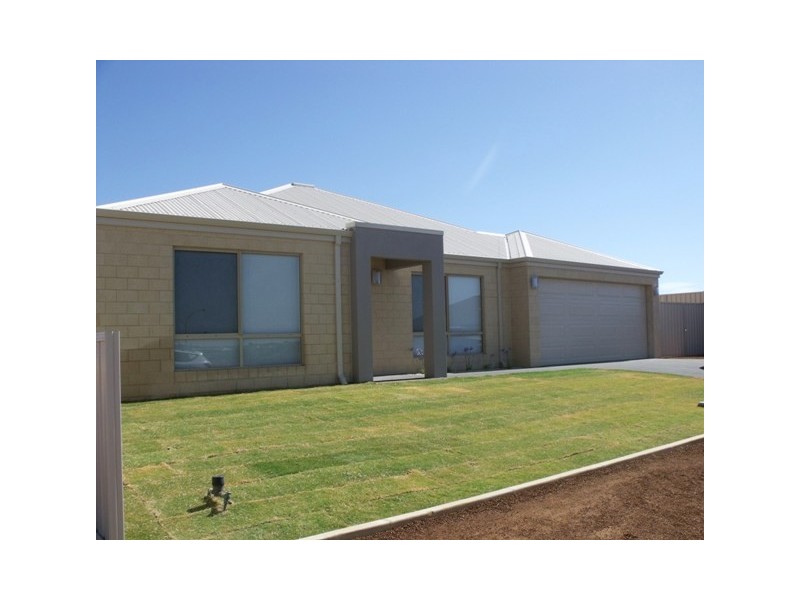 19 Waterwitch Outlook, Wandina WA 6530