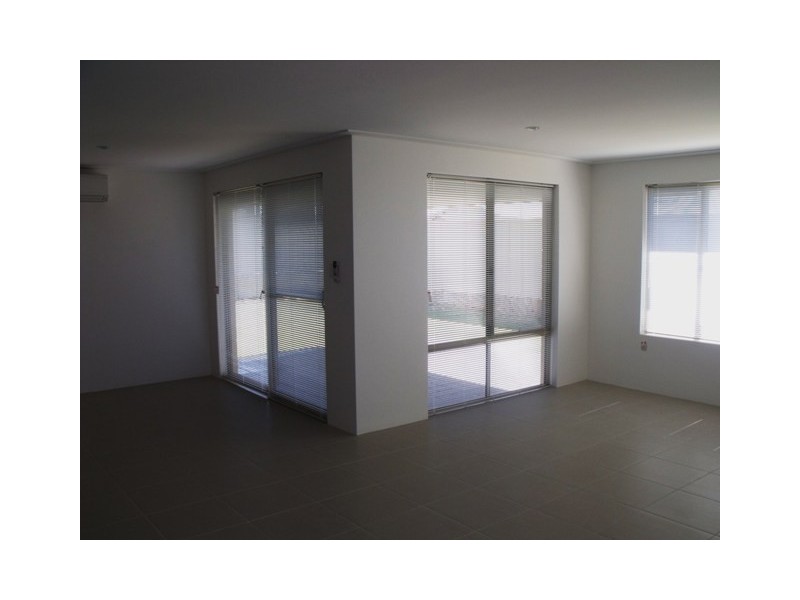 19 Waterwitch Outlook, Wandina WA 6530