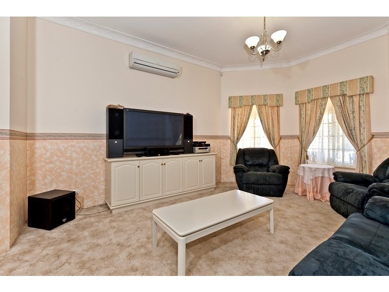 7 Wilkins Road, Kalamunda WA 6076