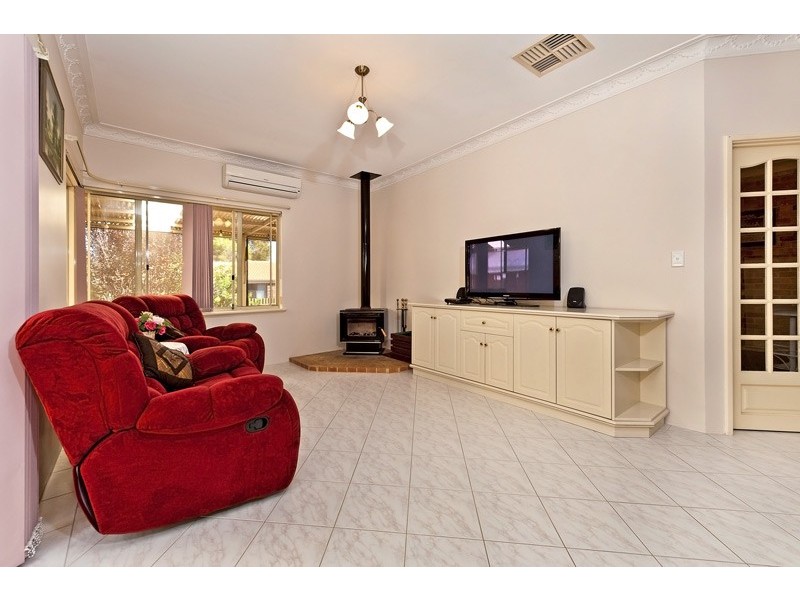 7 Wilkins Road, Kalamunda WA 6076