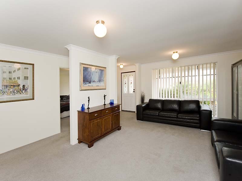 4 Castle Court, Wannanup WA 6210