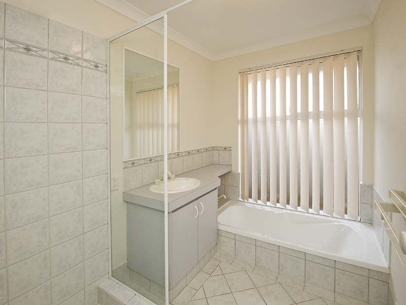 4 Castle Court, Wannanup WA 6210