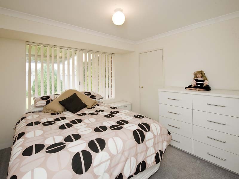 4 Castle Court, Wannanup WA 6210