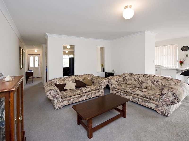 4 Castle Court, Wannanup WA 6210