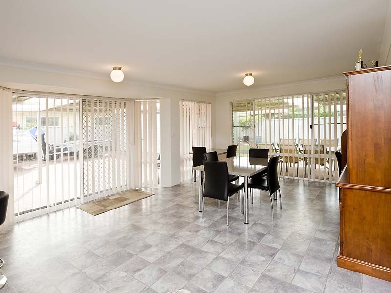 4 Castle Court, Wannanup WA 6210