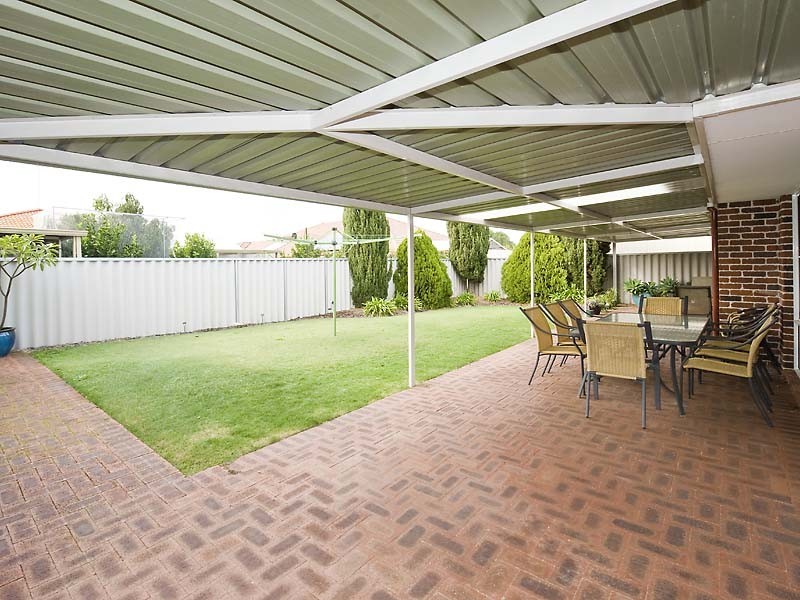 4 Castle Court, Wannanup WA 6210