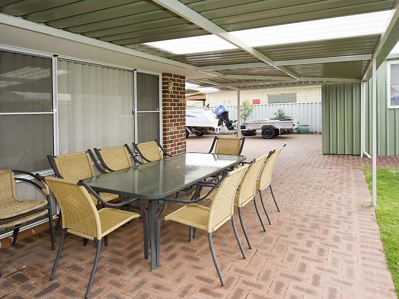 4 Castle Court, Wannanup WA 6210