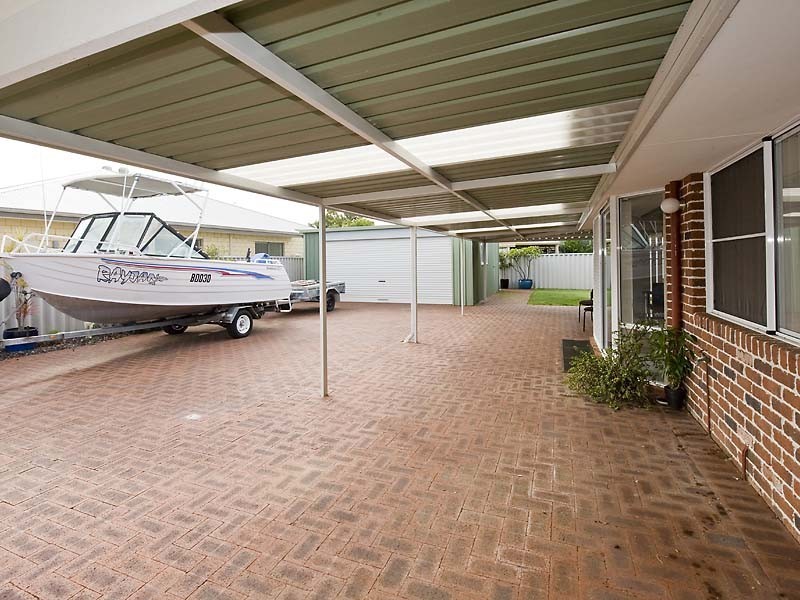 4 Castle Court, Wannanup WA 6210