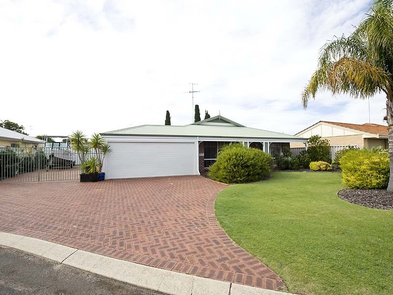 4 Castle Court, Wannanup WA 6210