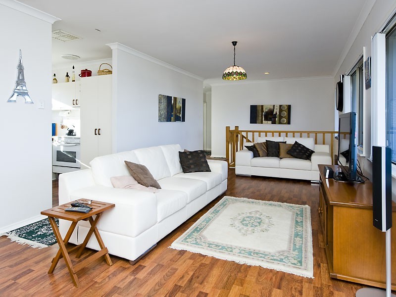 14 Larwood Elbow, Seabird WA 6042