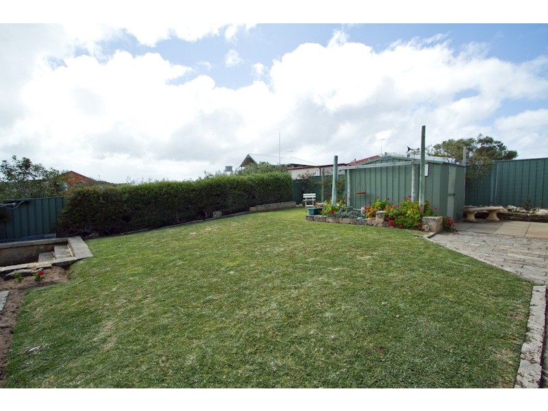 14 Larwood Elbow, Seabird WA 6042